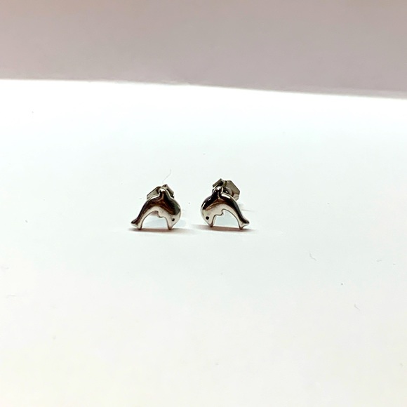 Sliver dolphin earrings 🐬 - Picture 1 of 3